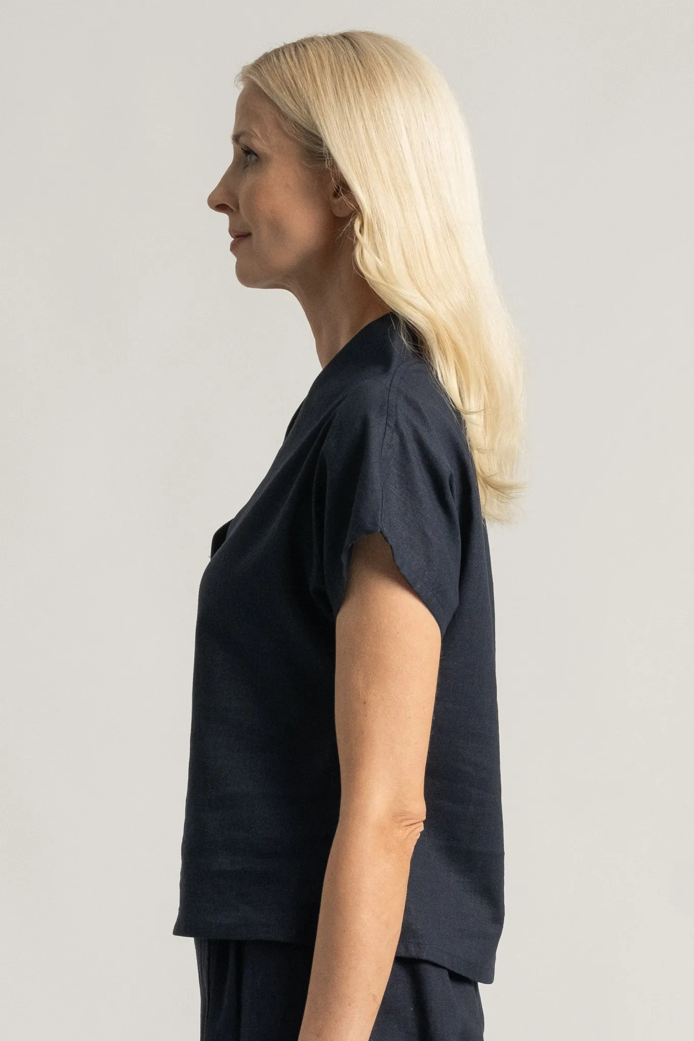 Collo Alto Linen Top Navy