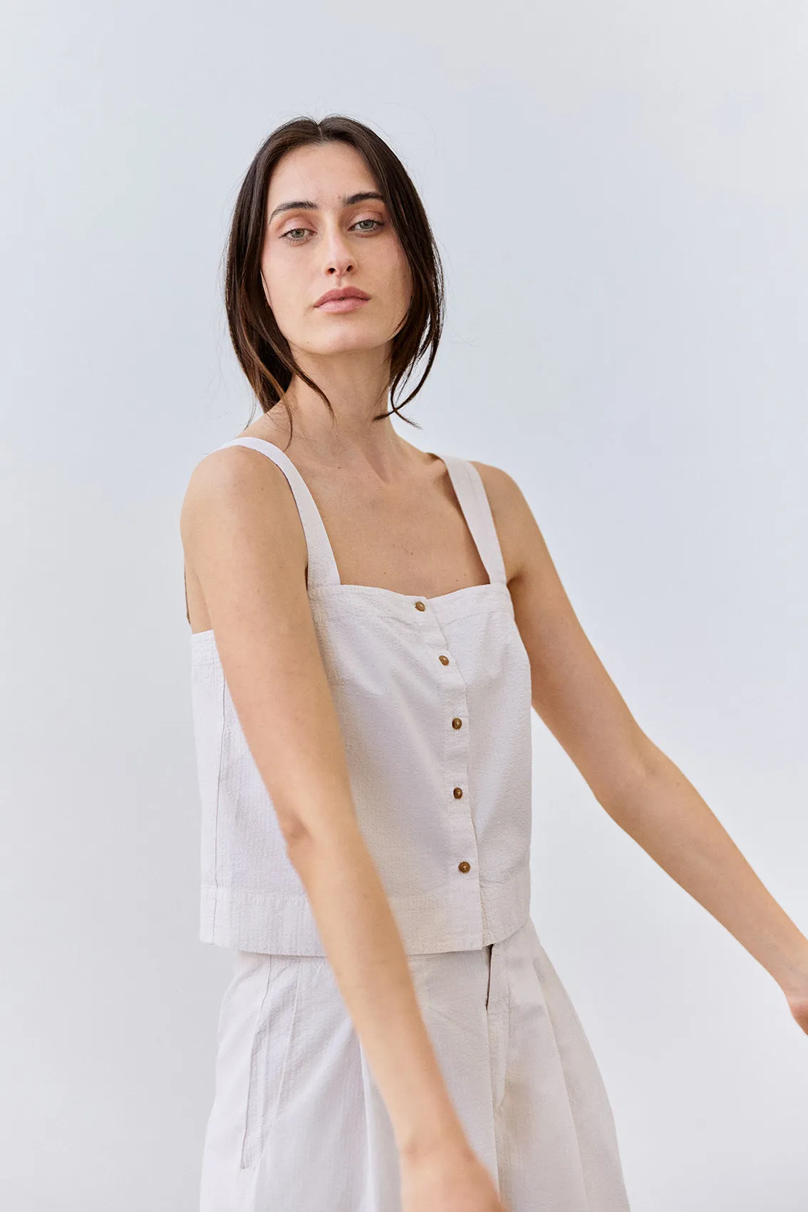 Cropped Buttoned Seersucker Cotton Top - Crudo