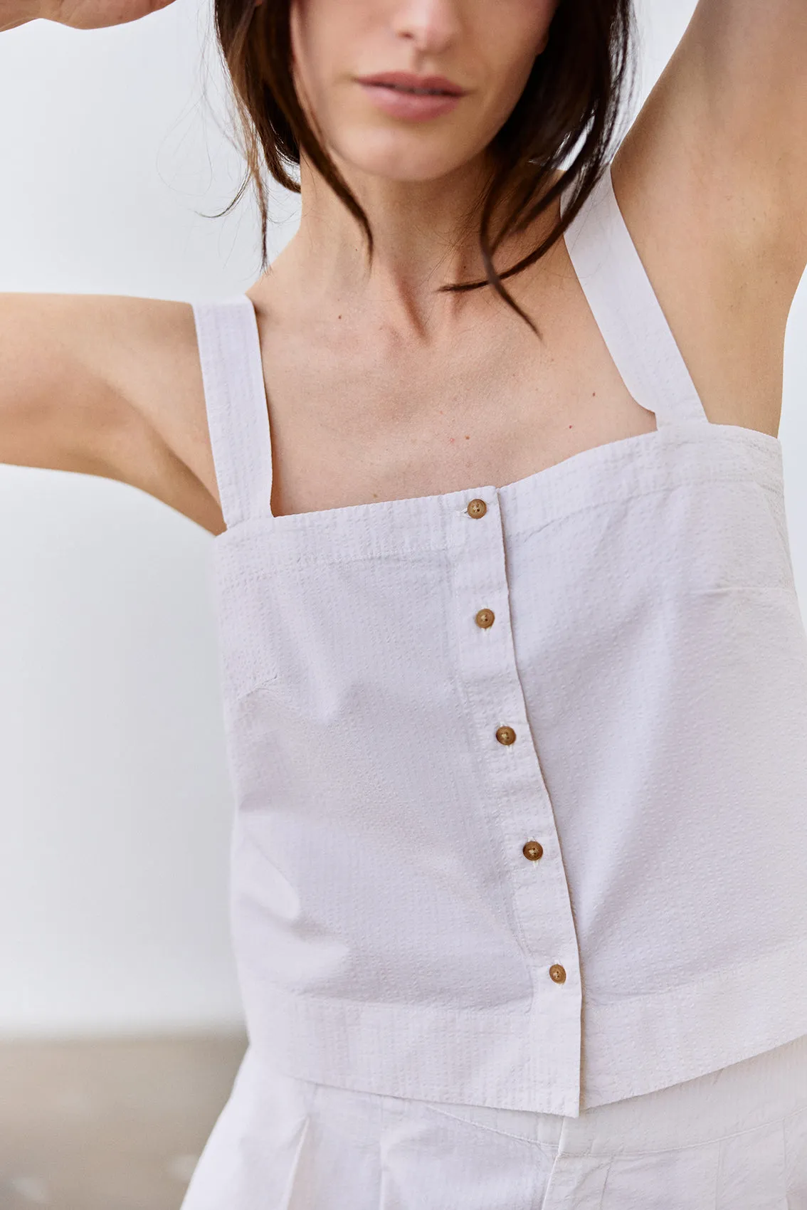 Cropped Buttoned Seersucker Cotton Top - Crudo