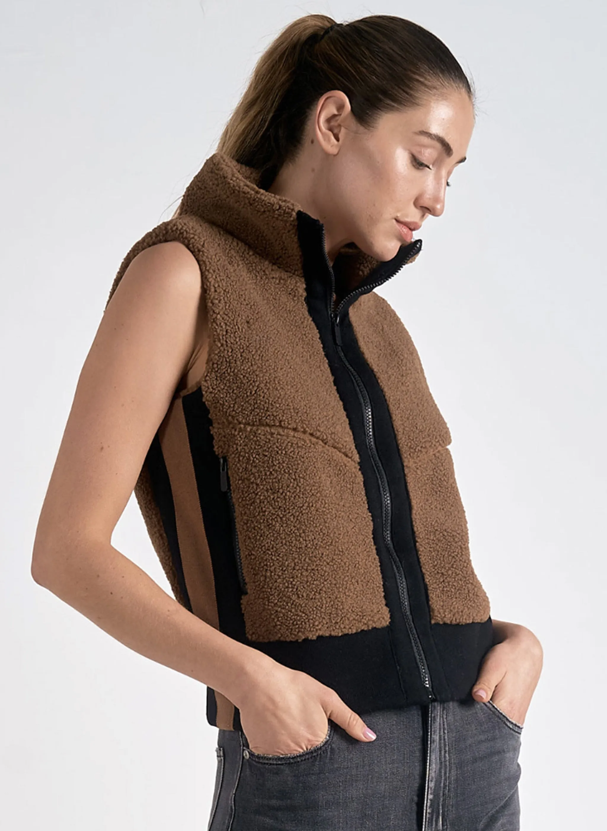 Elan - 8 Vest Zip Up - Dark Tan