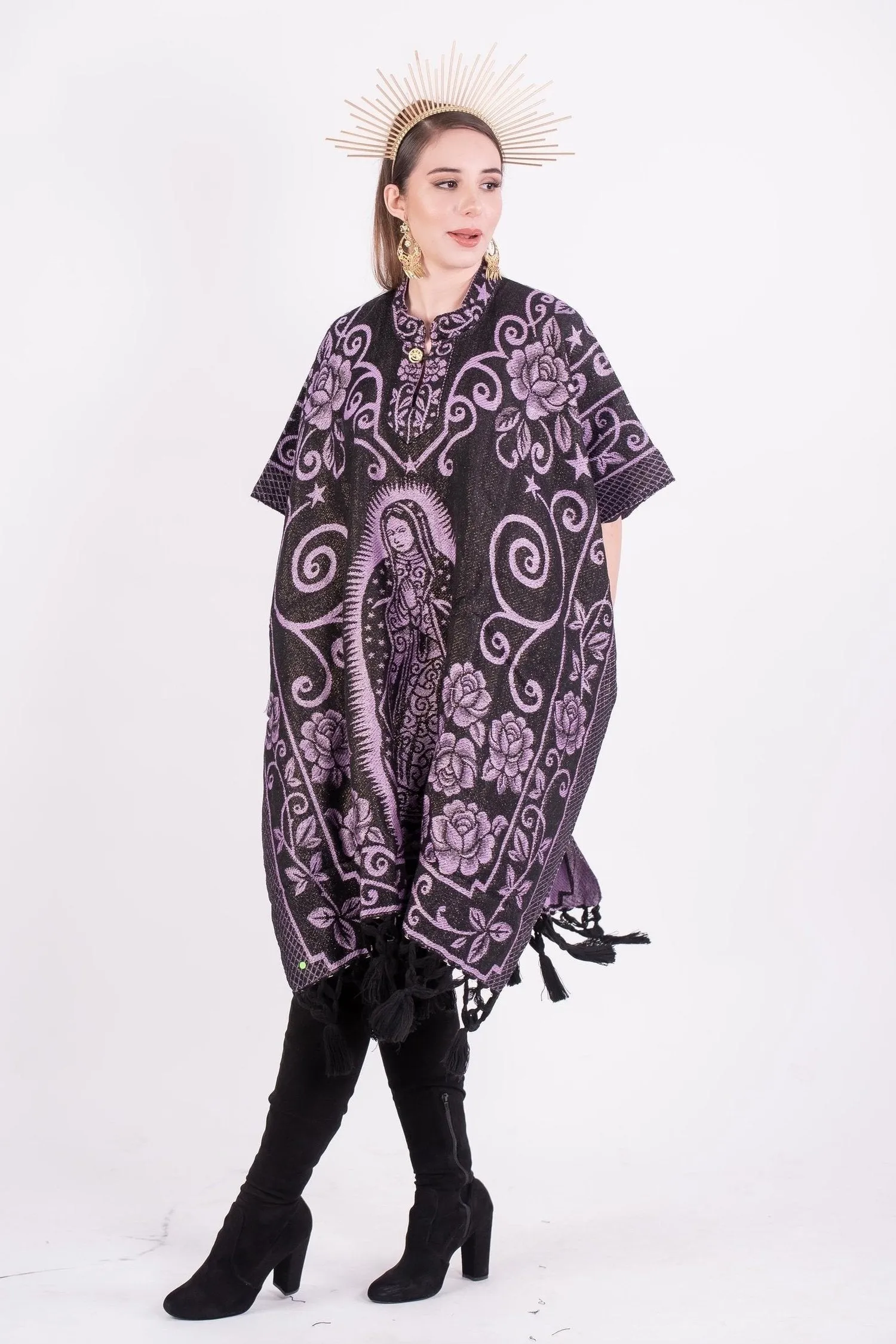 Guadalupe Shimmering Poncho Lilac - Black / Lilac