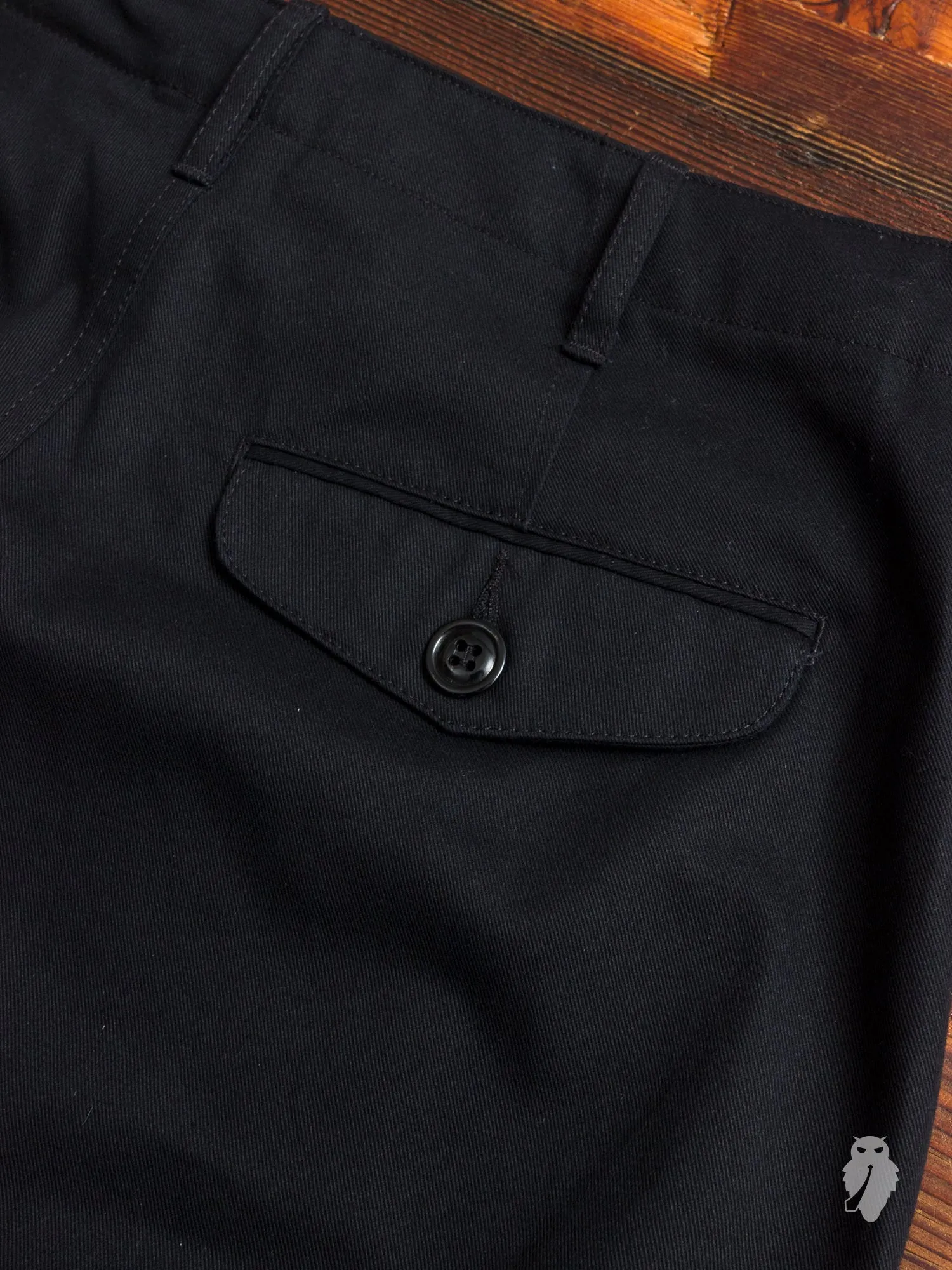 Service Chino in Black