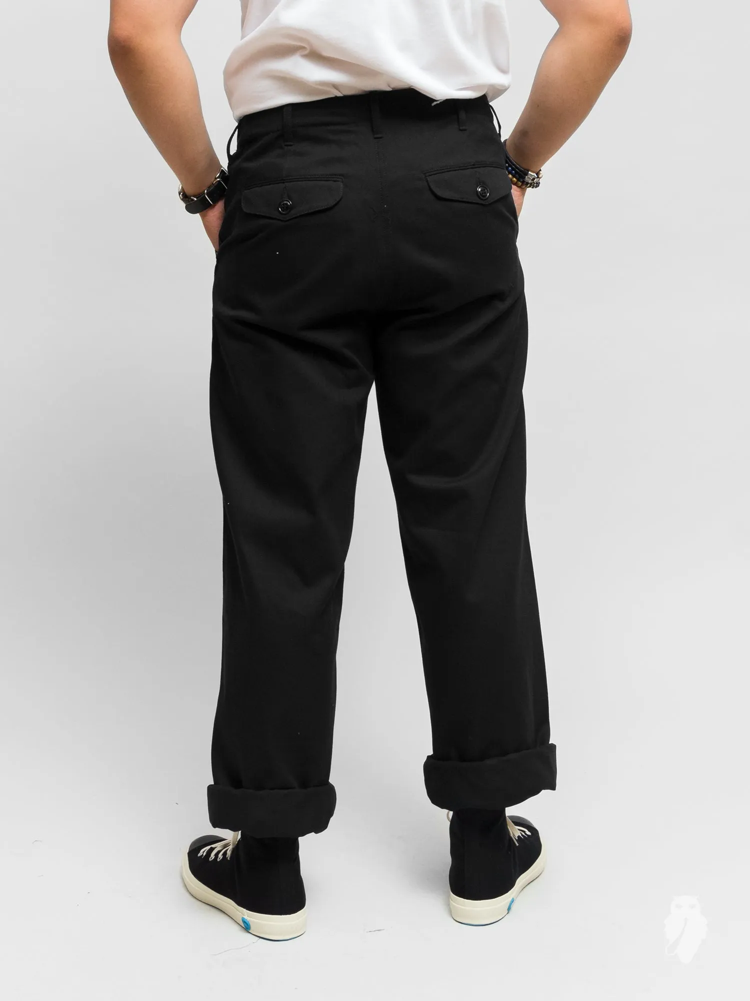 Service Chino in Black